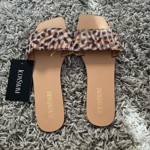 Icon swim shoes. Brand new size 10.